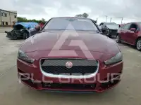 2017 Jaguar XE фото