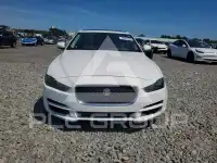 2017 Jaguar XE фото