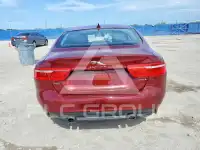 2017 Jaguar XE фото