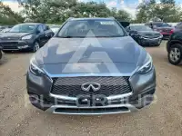2017 Infinity QX30 photo
