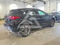 2017 Infinity QX30 фото