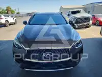 2017 Infinity QX30 фото