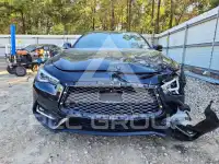 2017 Infinity Q60 photo