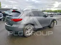2017 Infinity QX70 photo