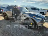 2017 Infinity QX70 photo