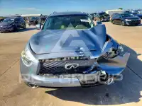 2017 Infinity QX70 фото