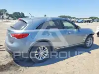2017 Infinity QX70 photo