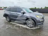 2017 Honda PILOT photo