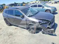 2017 Jeep CHEROKEE фото