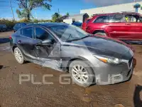 2017 Mazda 3 photo