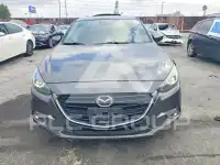 2017 Mazda 3 photo