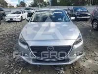 2017 Mazda 3 photo