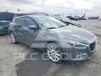2017 Mazda 3 photo