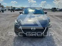 2017 Mazda 3 photo