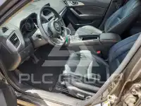 2017 Mazda 3 photo