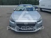 2017 Mazda 3 photo