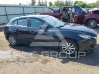 2017 Mazda 3 photo