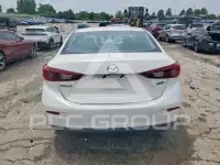 2017 Mazda 3 photo