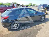 2017 Mazda 3 photo