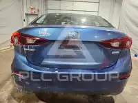 2017 Mazda 3 photo
