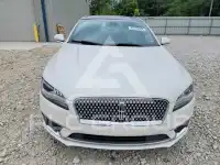 2017 Lincoln MKZ photo