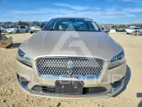 2017 Lincoln MKZ photo