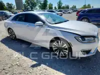 2017 Lincoln MKZ photo