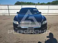 2017 Lincoln Continental photo