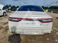 2017 Lincoln Continental photo