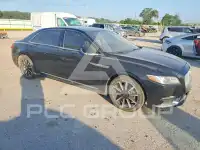 2017 Lincoln Continental photo