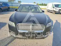 2017 Lincoln Continental photo