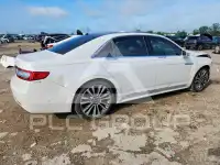 2017 Lincoln Continental photo