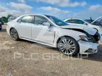 2017 Lincoln Continental photo