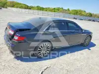2017 Lincoln Continental photo