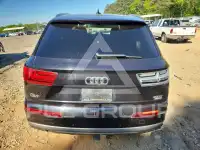 2017 Audi Q7 photo