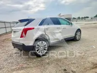 2017 Cadillac XT5 photo
