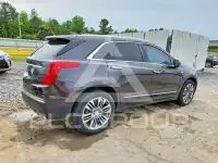 2017 Cadillac XT5 photo