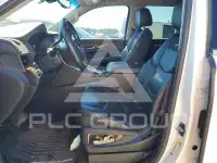 2017 Cadillac ESCALADE фото