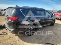 2017 Chrysler PACIFICA photo
