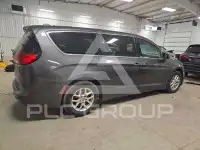 2017 Chrysler PACIFICA photo
