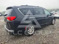 2017 Chrysler PACIFICA photo