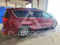 2017 Chrysler PACIFICA photo