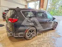 2017 Chrysler PACIFICA photo