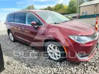 2017 Chrysler PACIFICA фото