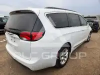 2017 Chrysler PACIFICA фото