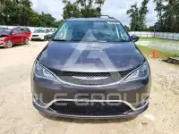 2017 Chrysler PACIFICA photo