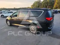 2017 Chrysler PACIFICA photo