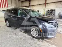 2017 Chrysler PACIFICA photo