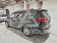 2017 Chrysler PACIFICA photo