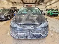 2017 Chrysler PACIFICA photo